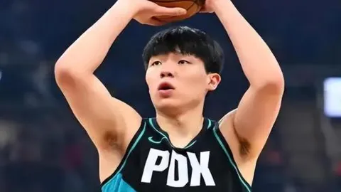 利物浦客场逆转南安普顿，萨拉赫双响，利物浦扩大至8分领跑英超榜首